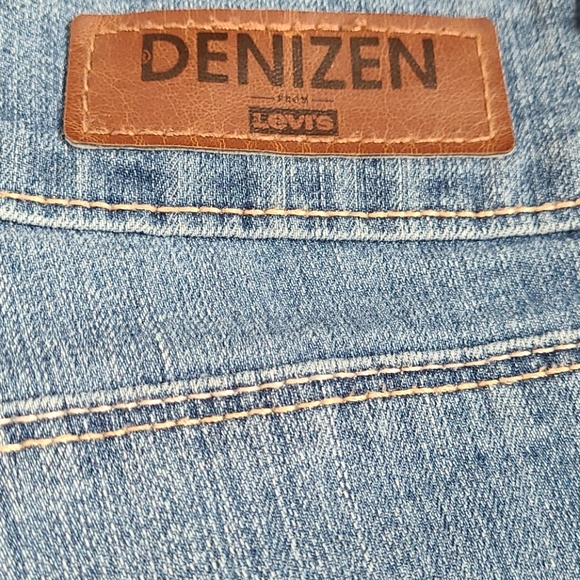 EUC Levi Jean shorts - Picture 3 of 6